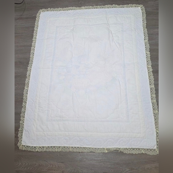 New Handmade Quilt Garden- Spring Bunny Rabbits Baby Blanket Lace Trim - Picture 5 of 5